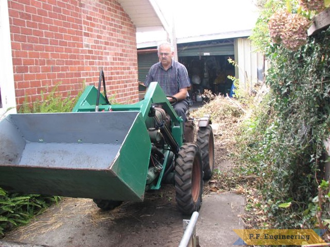 P.F. Engineering — Doityourself Plans — Gallery Holder