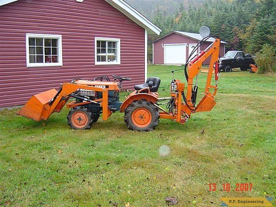 Kubota B7000 compact tractor Micro Hoe_1